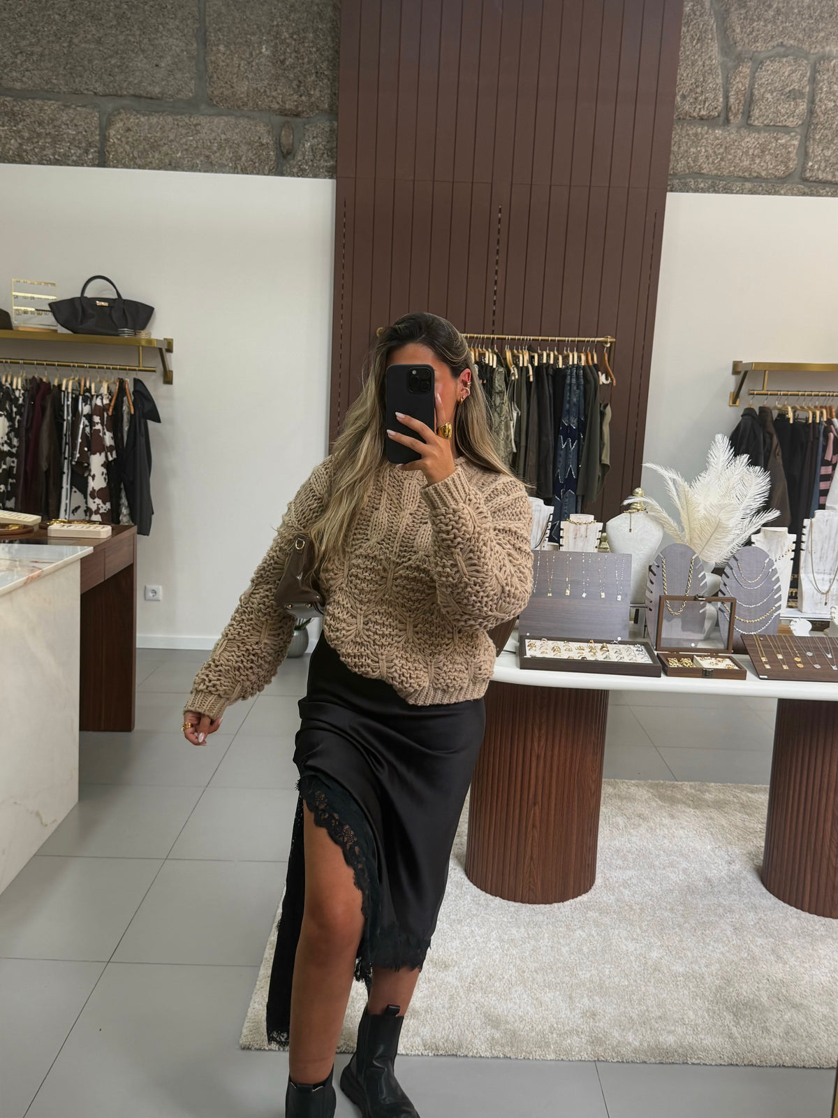 Vestido Acetinado Renda
